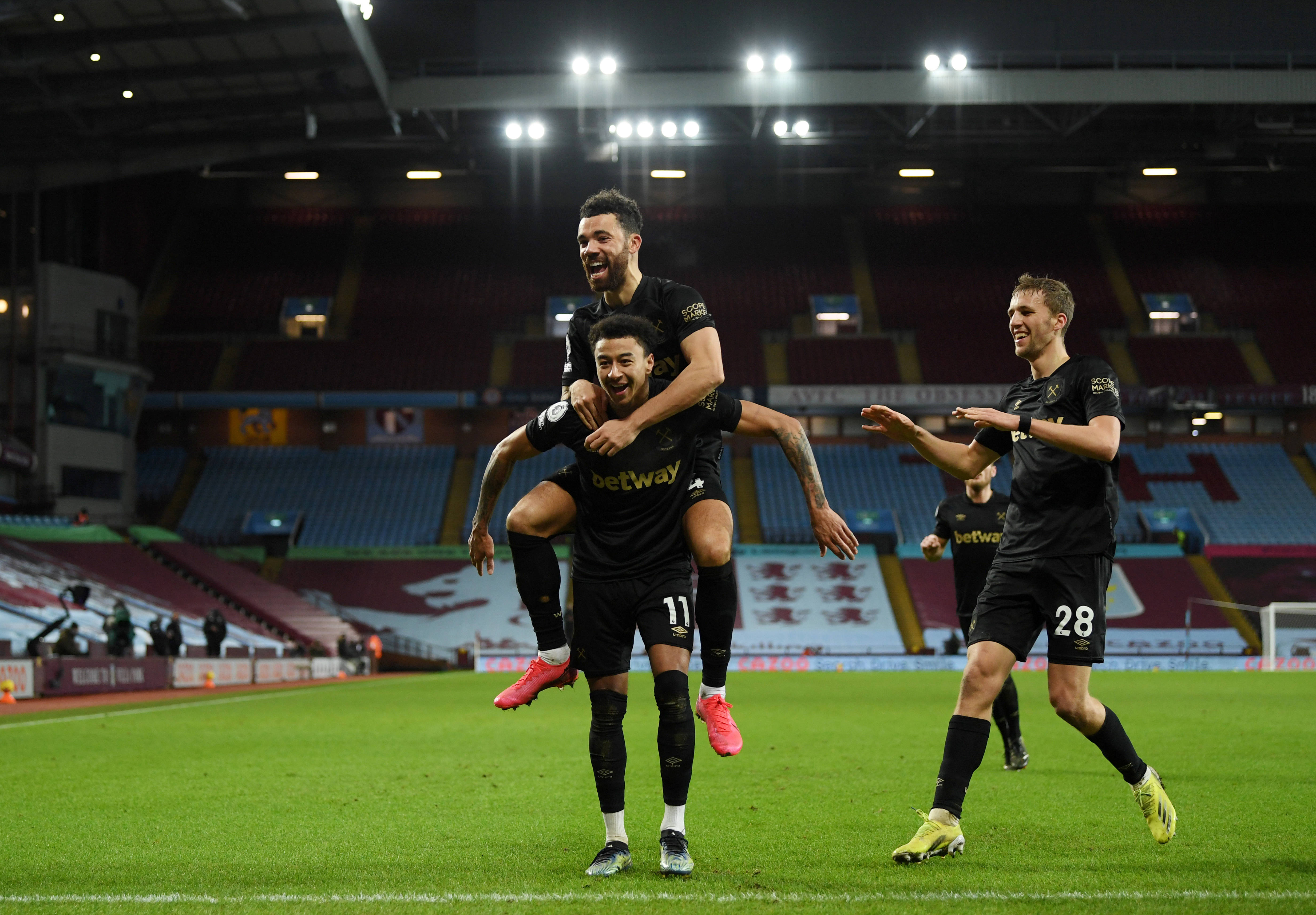 巴耶斯与拉 巴耶斯与拉